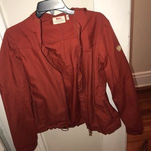 Women’s Fjall Raven jacket Med